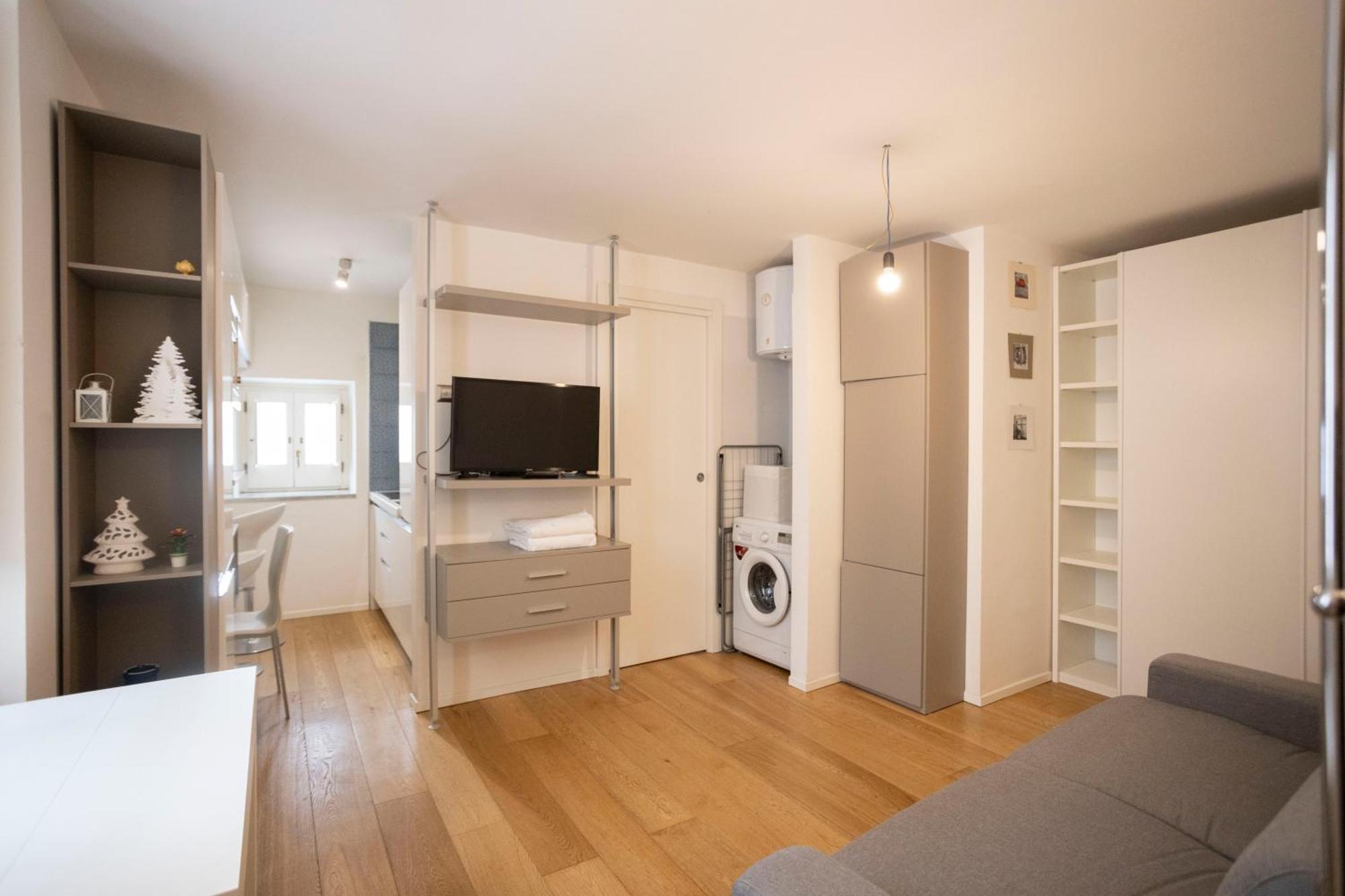 Qu4Ttro I Domo House Apartment Salerno Bagian luar foto