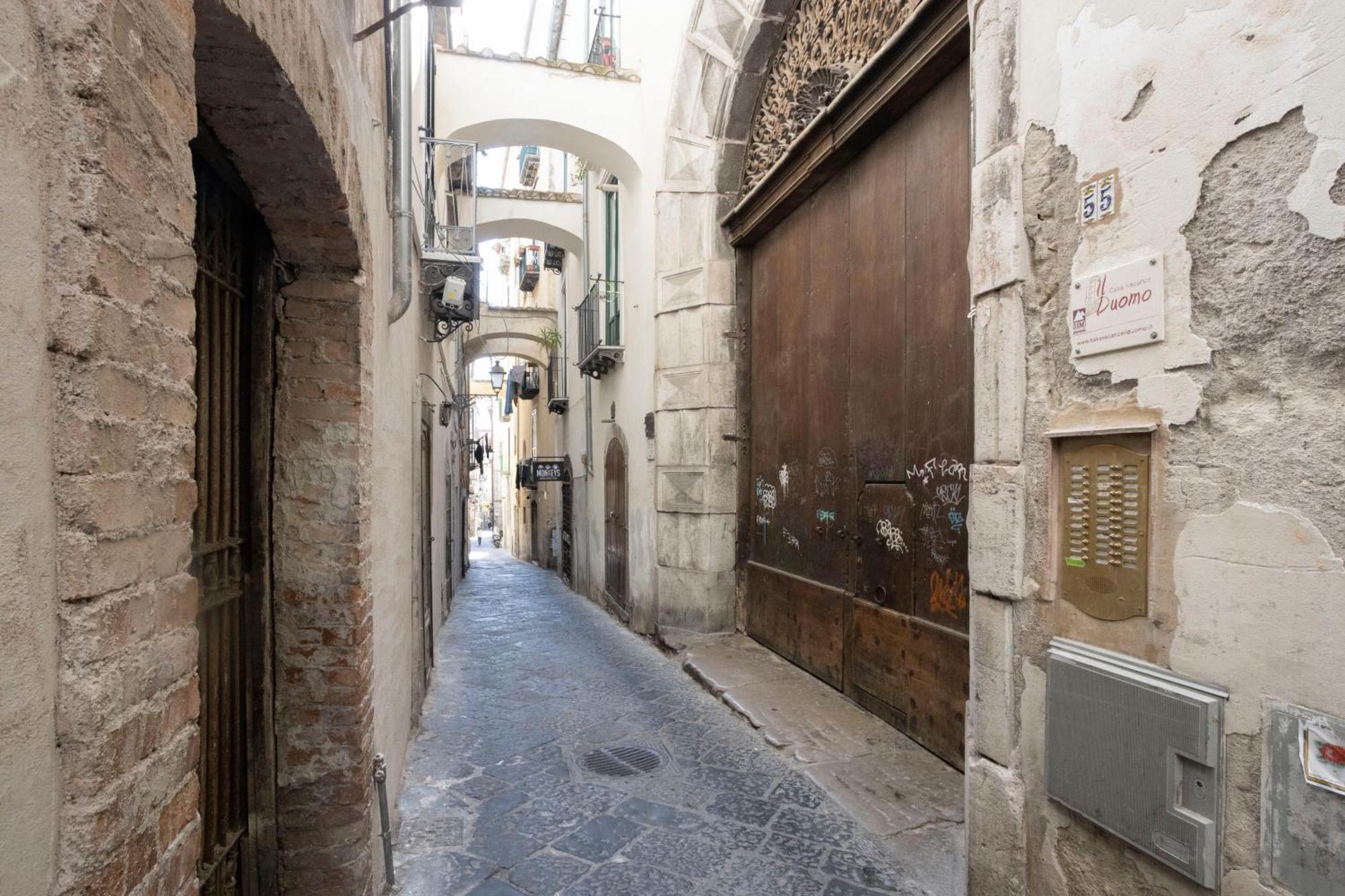 Qu4Ttro I Domo House Apartment Salerno Bagian luar foto