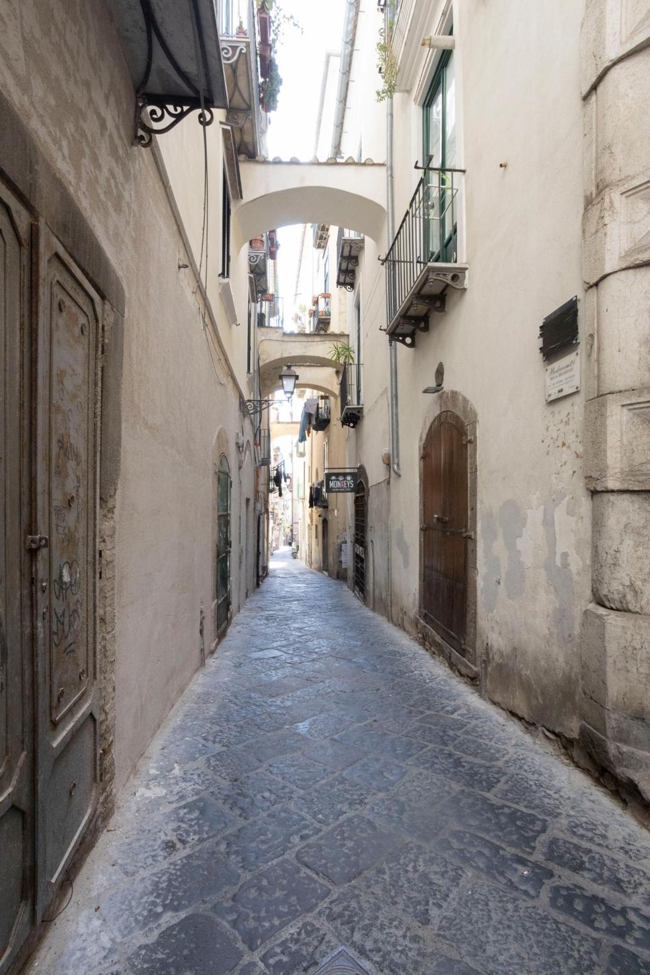 Qu4Ttro I Domo House Apartment Salerno Bagian luar foto